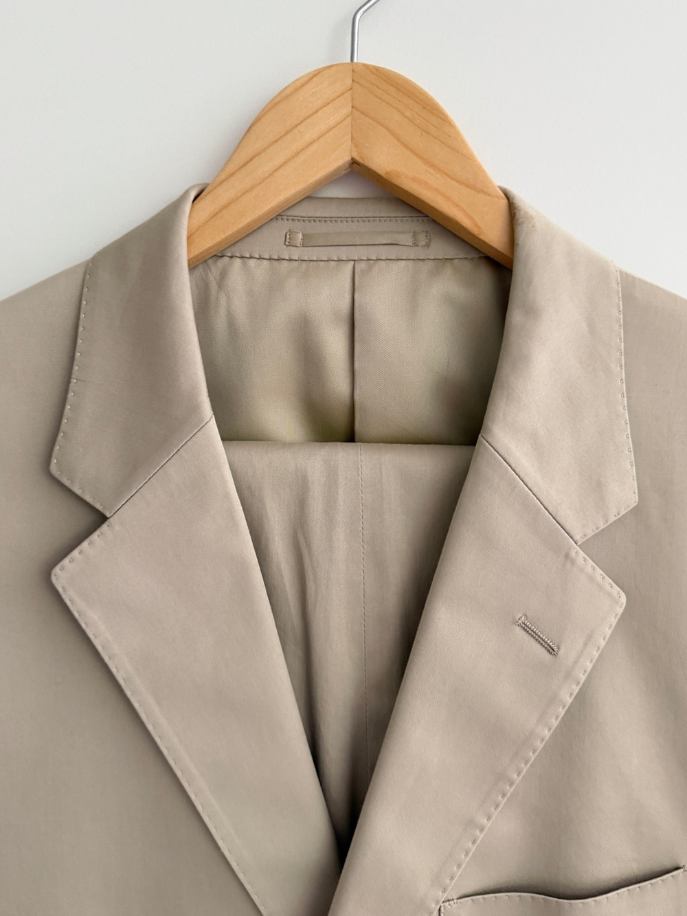 Theory Men's Tailored Khaki Suit - Classic Notch Lapel, Size 42
